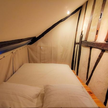 Loft Atypique Au Calme Avec Cour Privative Apartamento Bourges Exterior foto