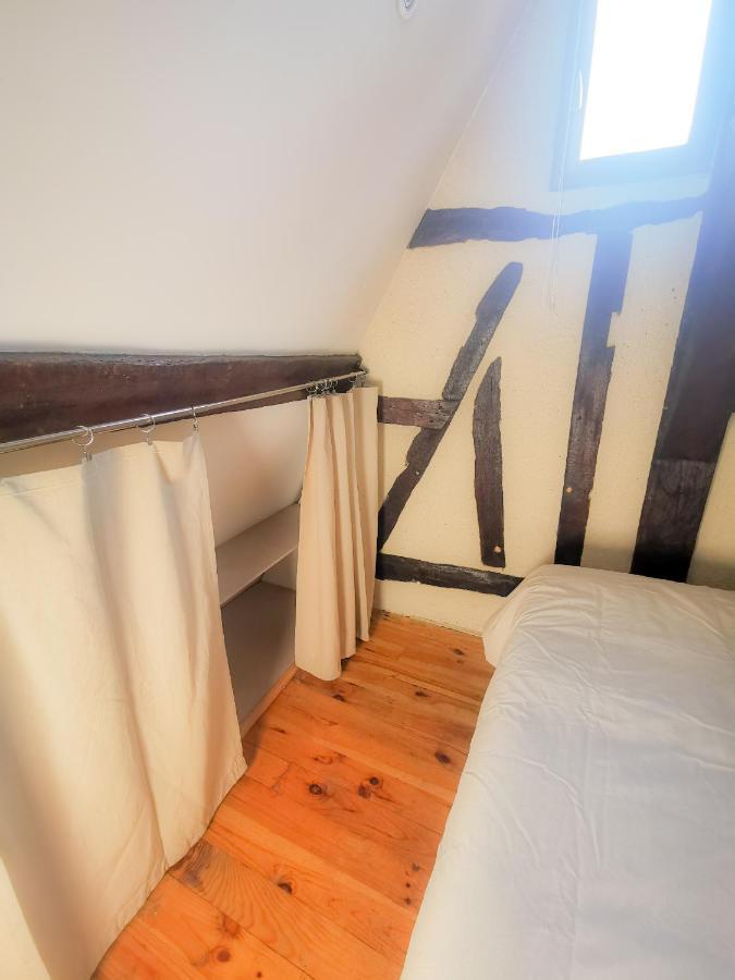 Loft Atypique Au Calme Avec Cour Privative Apartamento Bourges Exterior foto