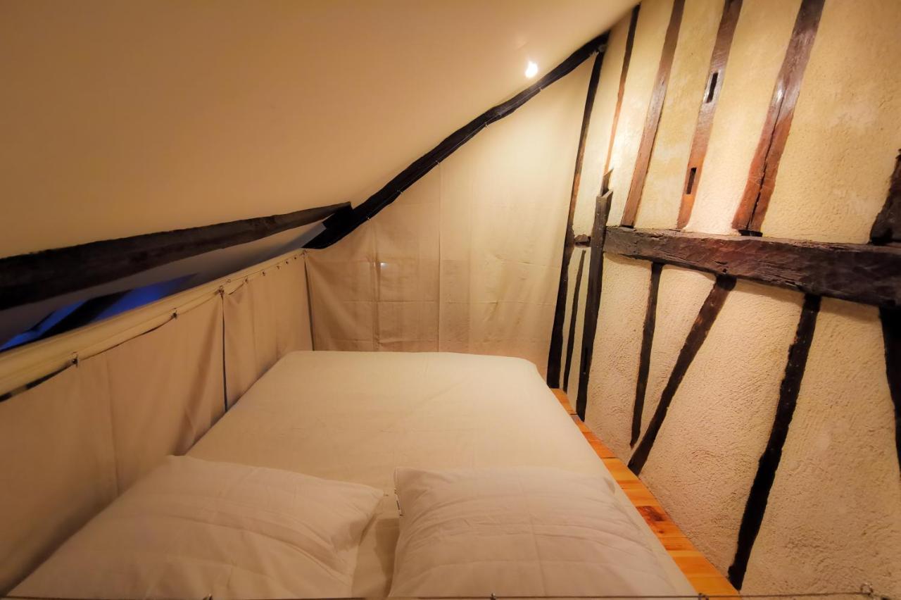 Loft Atypique Au Calme Avec Cour Privative Apartamento Bourges Exterior foto