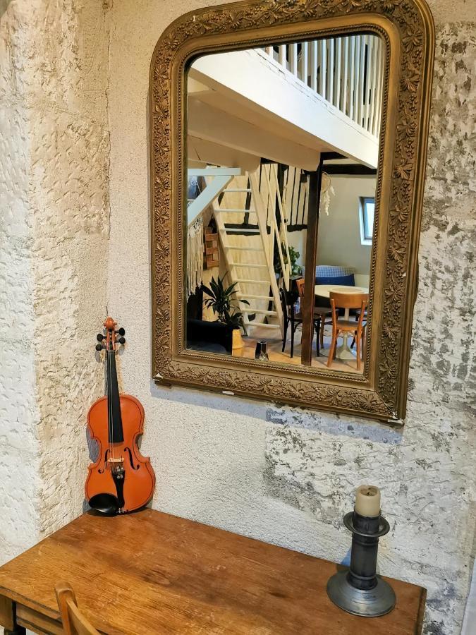 Loft Atypique Au Calme Avec Cour Privative Apartamento Bourges Exterior foto