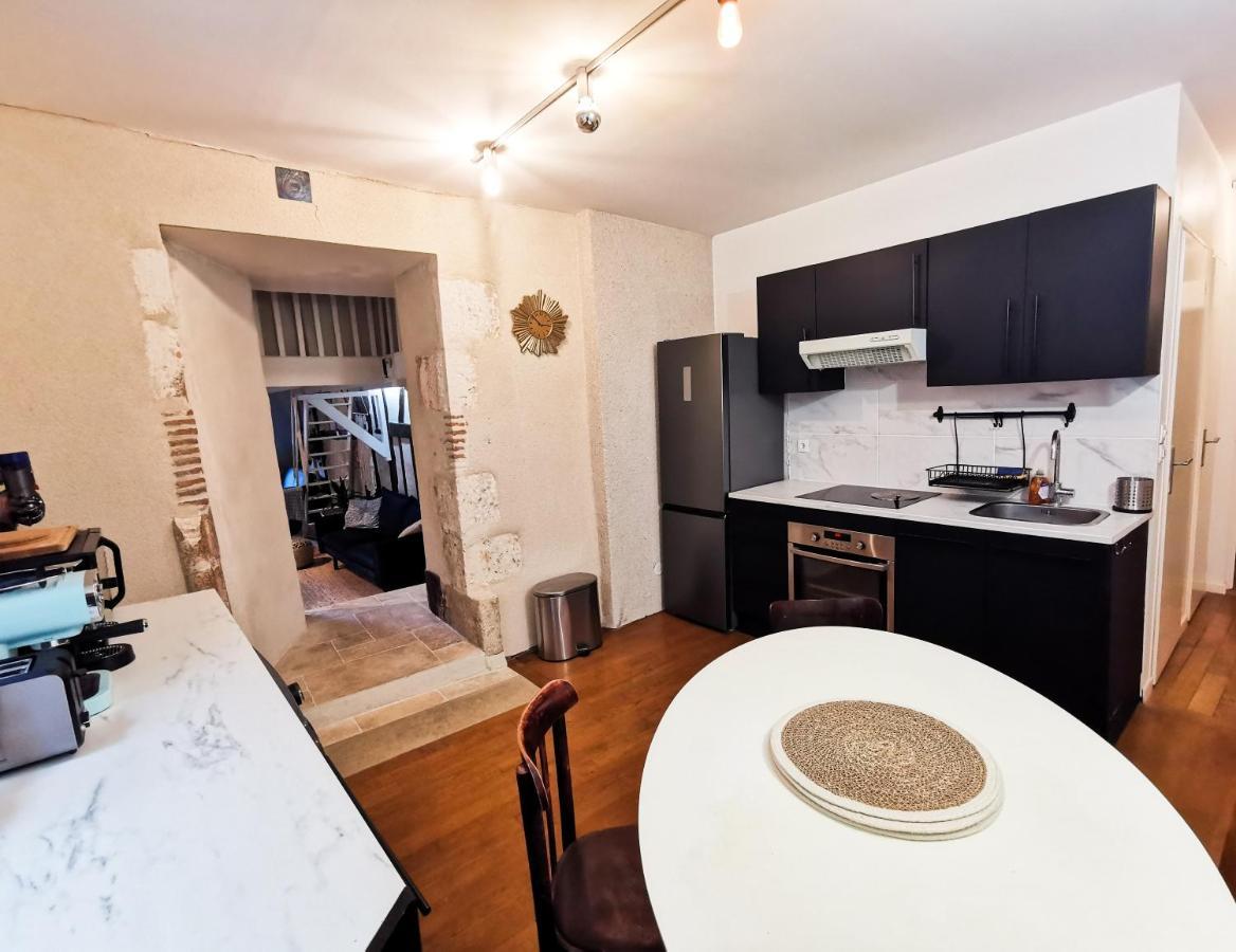 Loft Atypique Au Calme Avec Cour Privative Apartamento Bourges Exterior foto