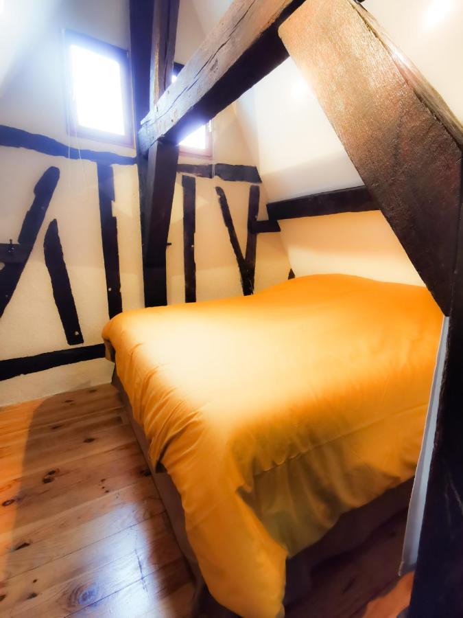 Loft Atypique Au Calme Avec Cour Privative Apartamento Bourges Exterior foto