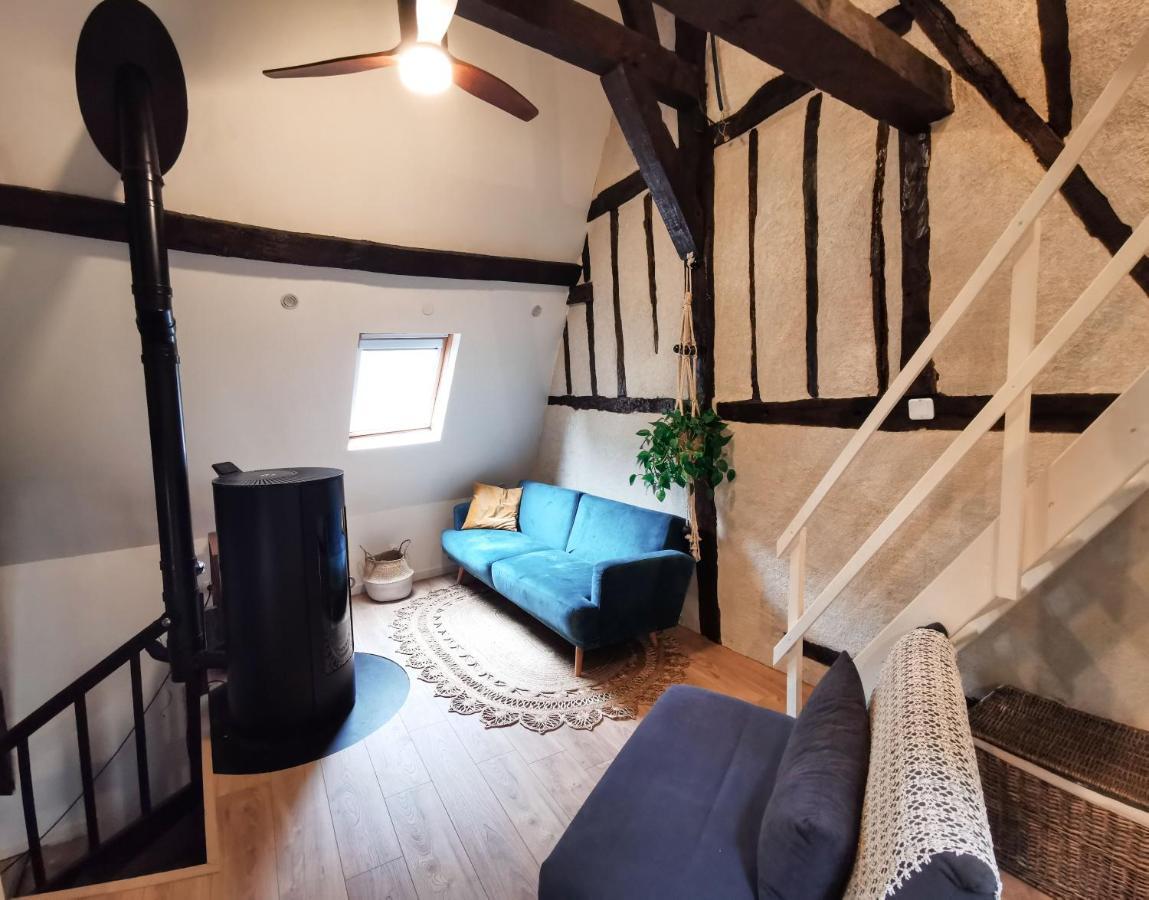 Loft Atypique Au Calme Avec Cour Privative Apartamento Bourges Exterior foto