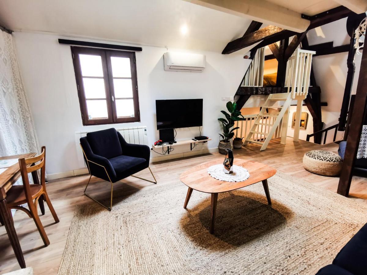 Loft Atypique Au Calme Avec Cour Privative Apartamento Bourges Exterior foto